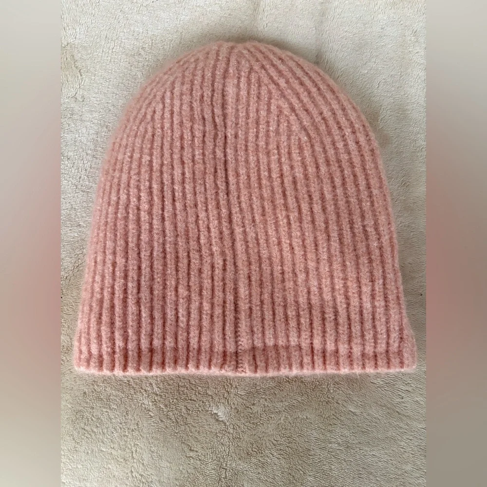 FP Movement Major Mogul Beanie in Peach- NWOT